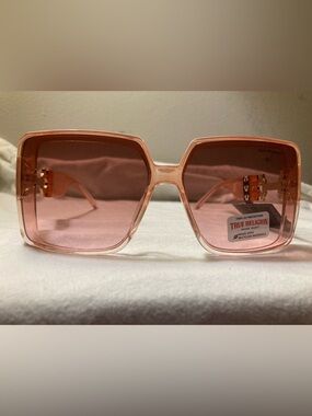 NWT True Religion Pink Oversized Square Sunglasses